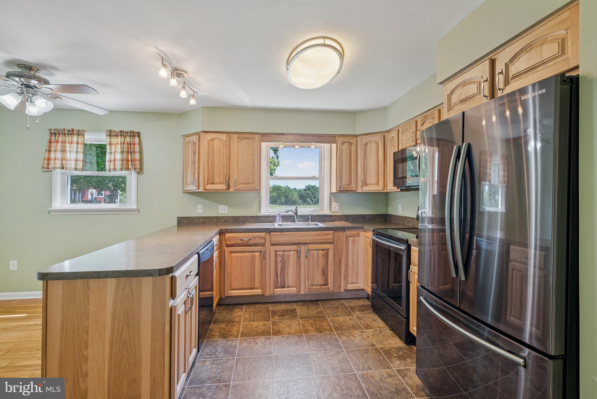 11727 Walnut Point Road Hagerstown, MD 21740 - Photo 7 of 30 Kitchen