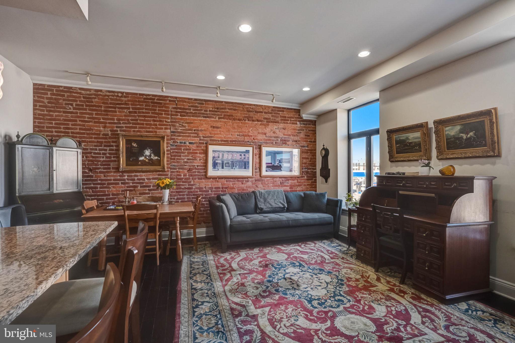 530 West Girard Ave Unit 1  