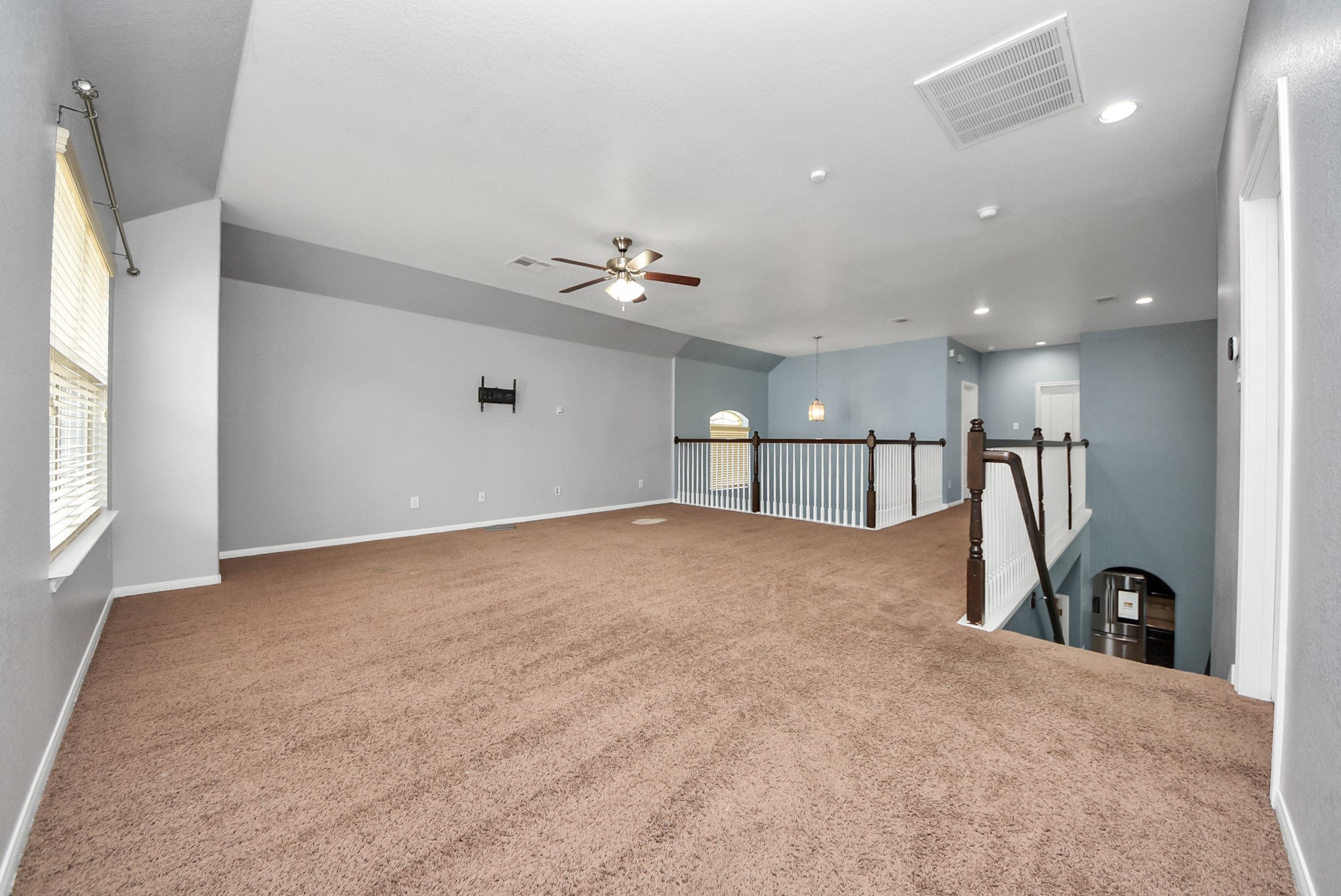 33227 Greenfield Forest Drive Spring, TX 77382 - Photo 30 of 50 a view of a room with gym equipment
