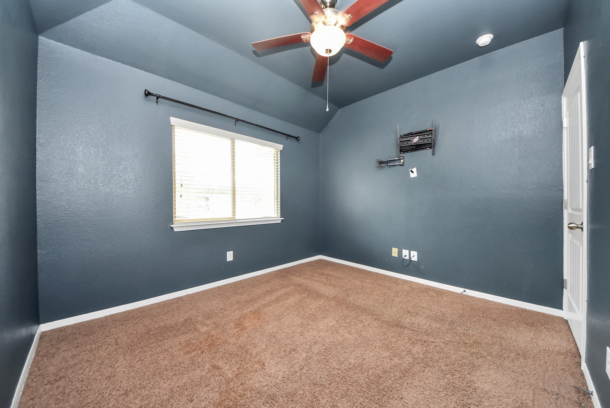 33227 Greenfield Forest Drive Spring, TX 77382 - Photo 38 of 50 a view of an empty room with a window