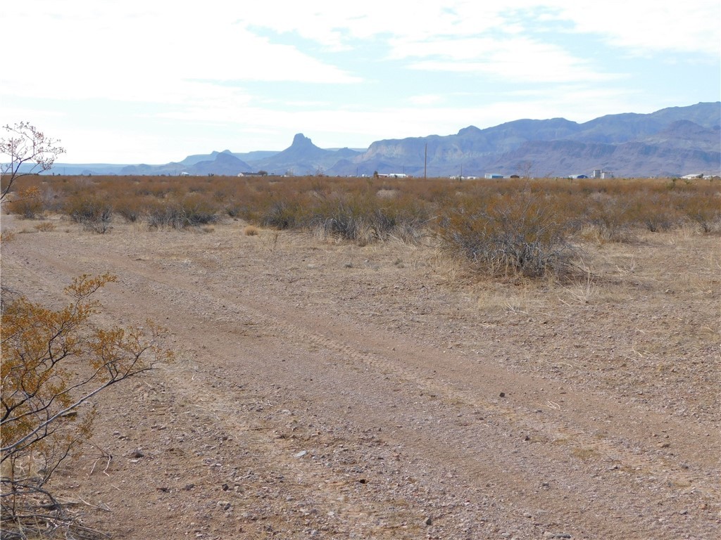 3128 South Zircon Road Golden Valley, AZ 86413 - Photo 12 of 16 View