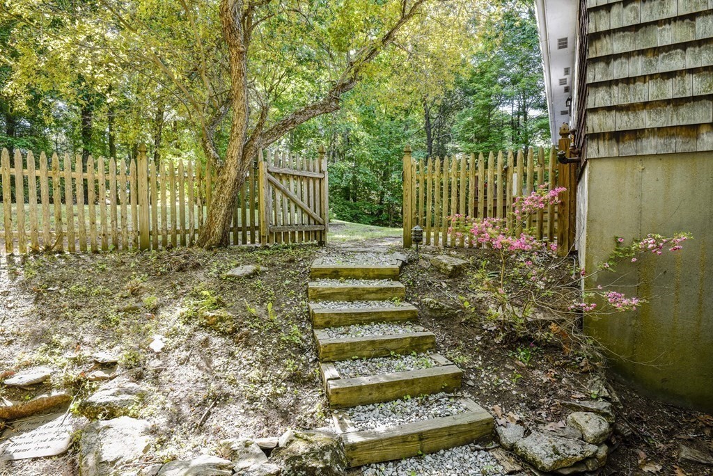 91 Shepard Road Sturbridge, MA 01566 - Photo 36 of 42 Gallery Image 36