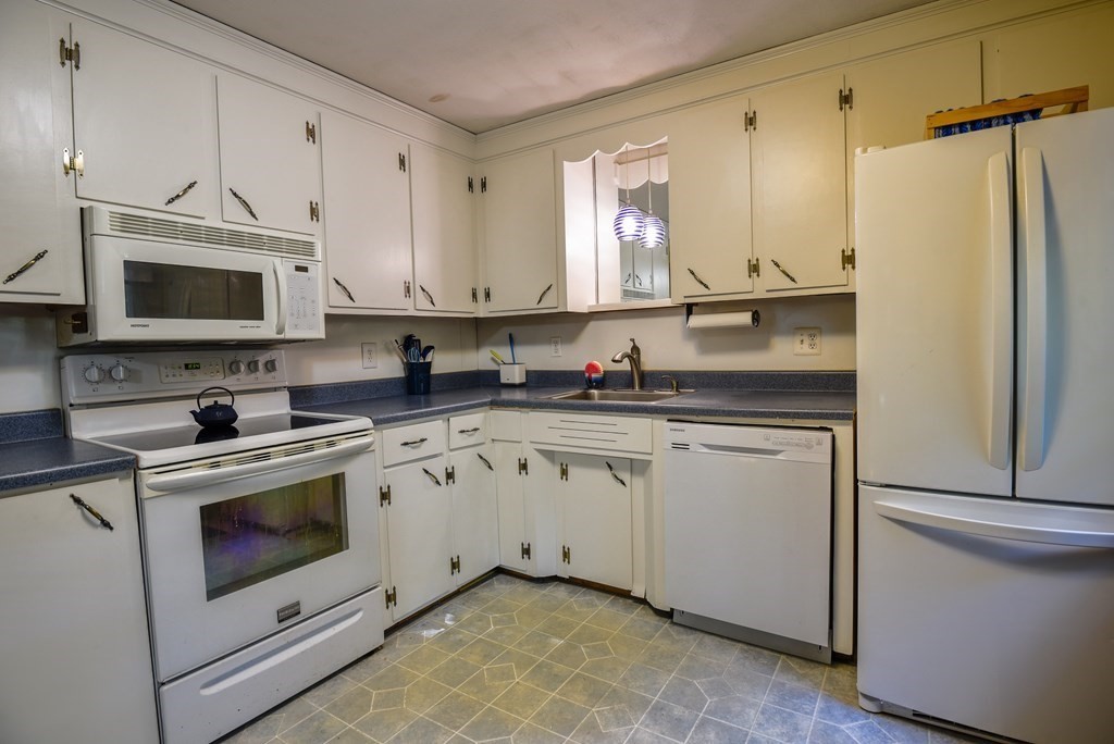 91 Shepard Road Sturbridge, MA 01566 - Photo 8 of 42 Gallery Image 8