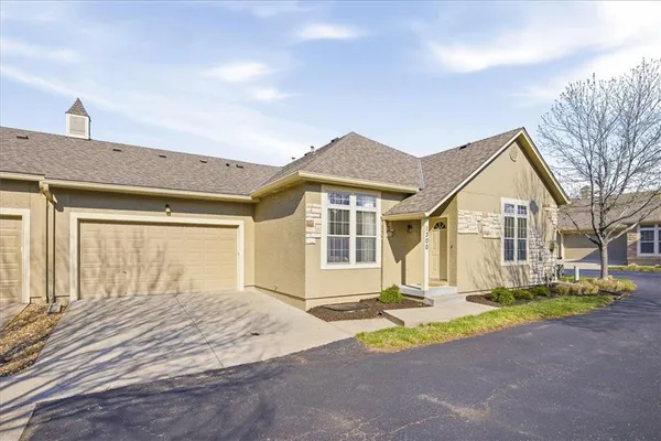 $400,000 | 15632 South Church Street, Unit 1300, Olathe, KS 66062