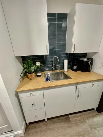 a close view of sink and tap