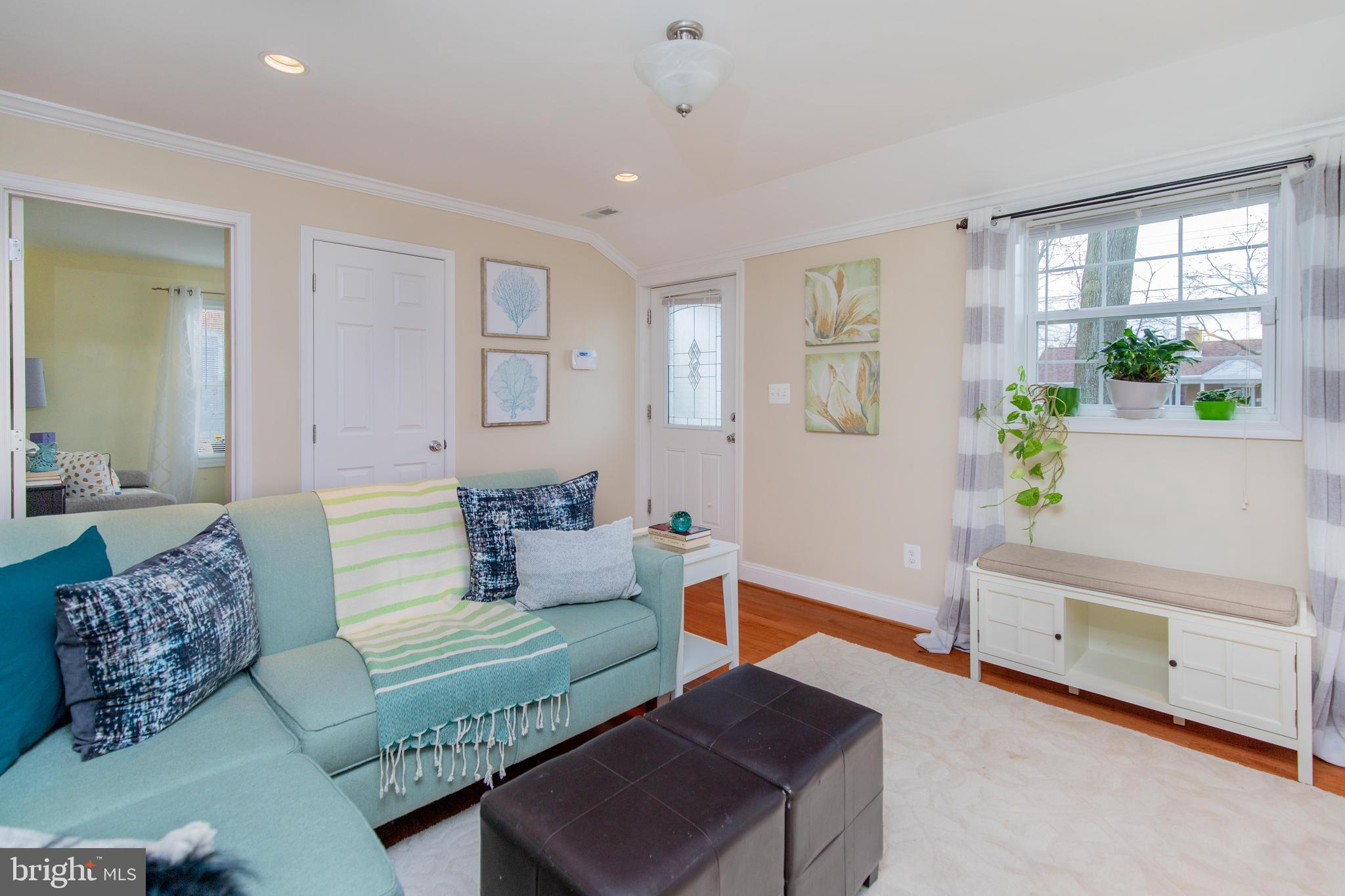 2927 Weisman Road Silver Spring, MD 20902 - Photo 6 of 26