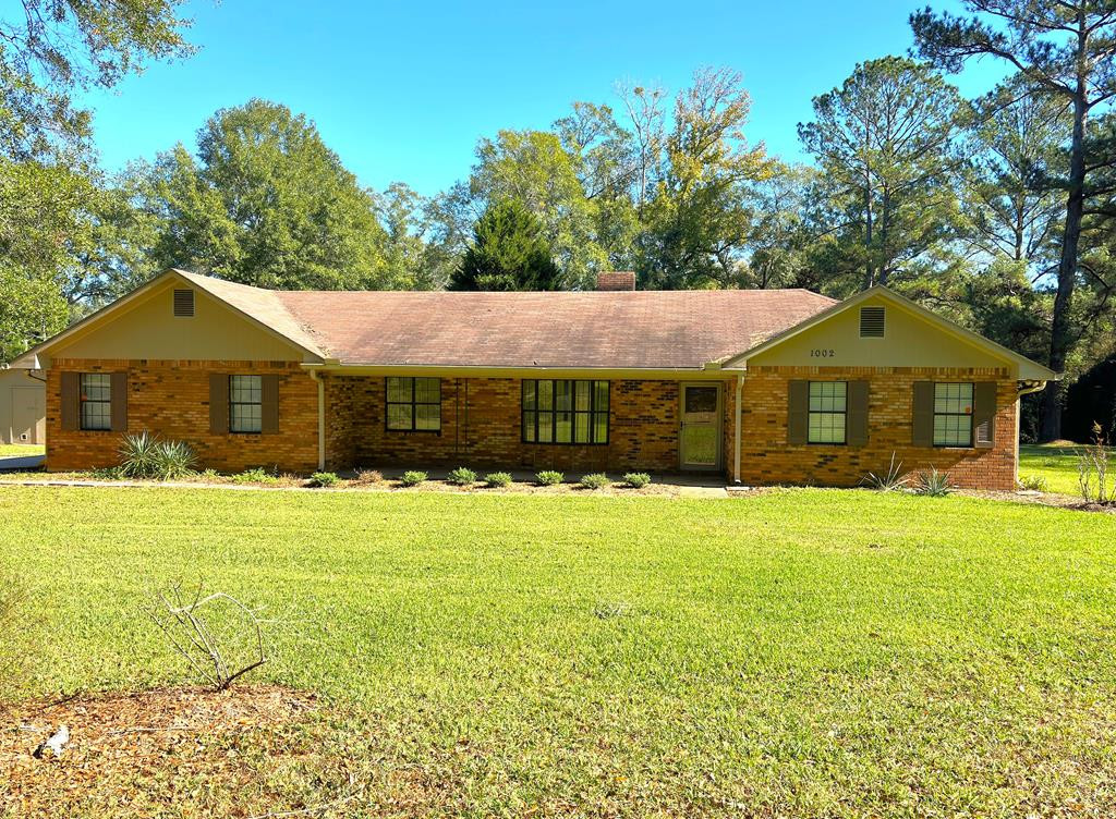 1002 Tennessee Street McComb, MS 39648 - Photo 1 of 29 Main View