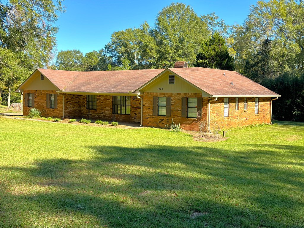 1002 Tennessee Street McComb, MS 39648 - Photo 2 of 29 Photo 2