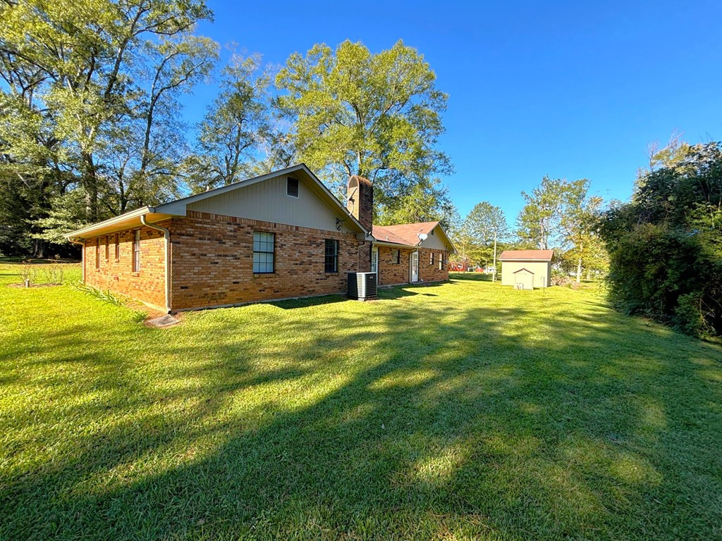 1002 Tennessee Street McComb, MS 39648 - Photo 4 of 29 Photo 4