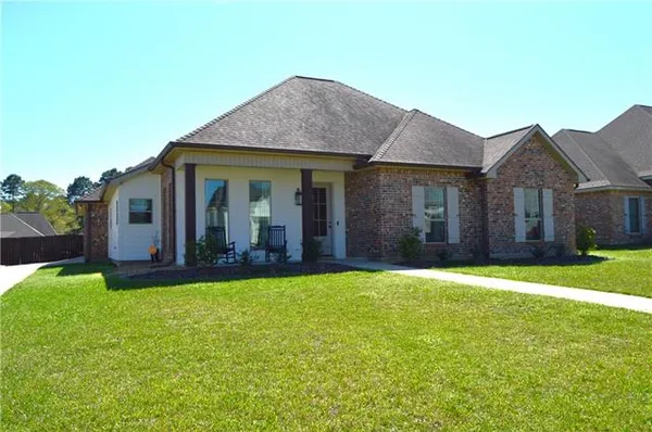 $369,900 | 517 Feliciana Drive, Pineville, LA 71360