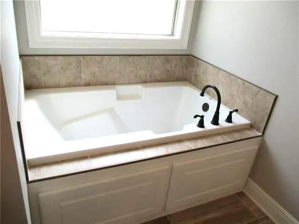 $369,900 | 517 Feliciana Drive, Pineville, LA 71360