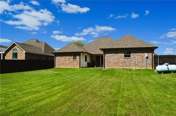 $369,900 | 517 Feliciana Drive, Pineville, LA 71360