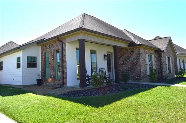 $369,900 | 517 Feliciana Drive, Pineville, LA 71360