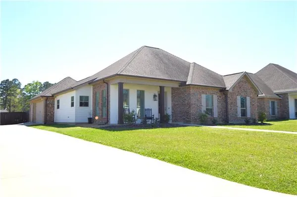 $369,900 | 517 Feliciana Drive, Pineville, LA 71360