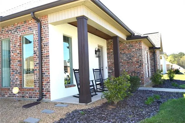 $369,900 | 517 Feliciana Drive, Pineville, LA 71360