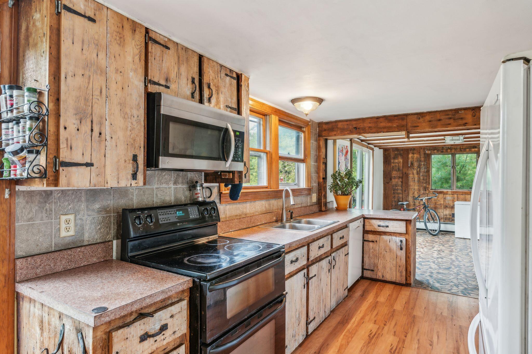 24 Granite Street Yarmouth, ME 04096 - Photo 12 of 40 Kitchen