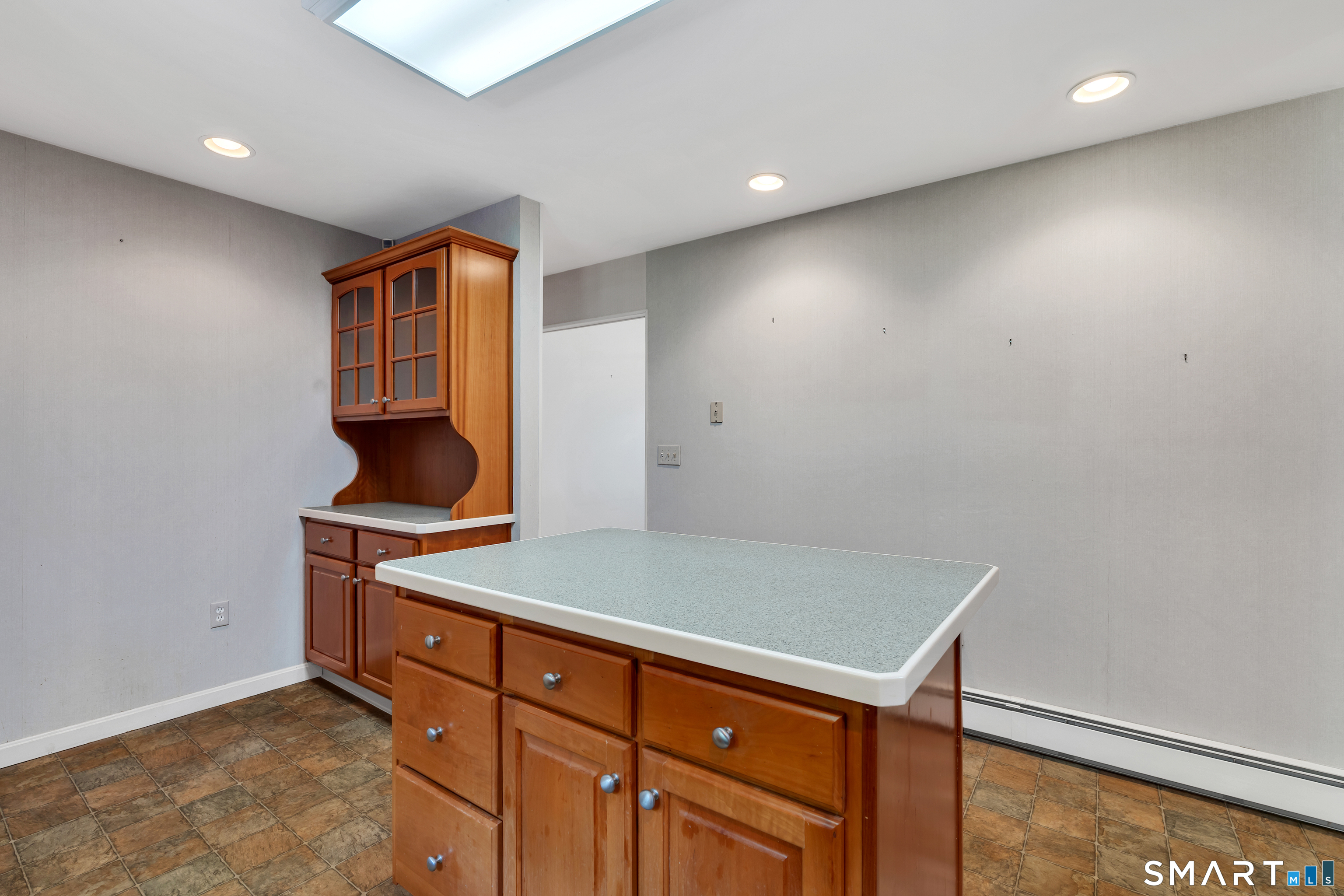 688 Raymond Hill Road Montville, CT 06370 - Photo 25 of 40