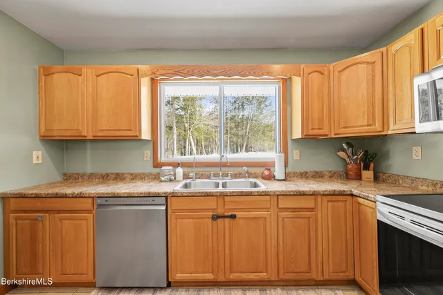 $335,900 | 1020 Sandmill Road, Cheshire, MA 01225