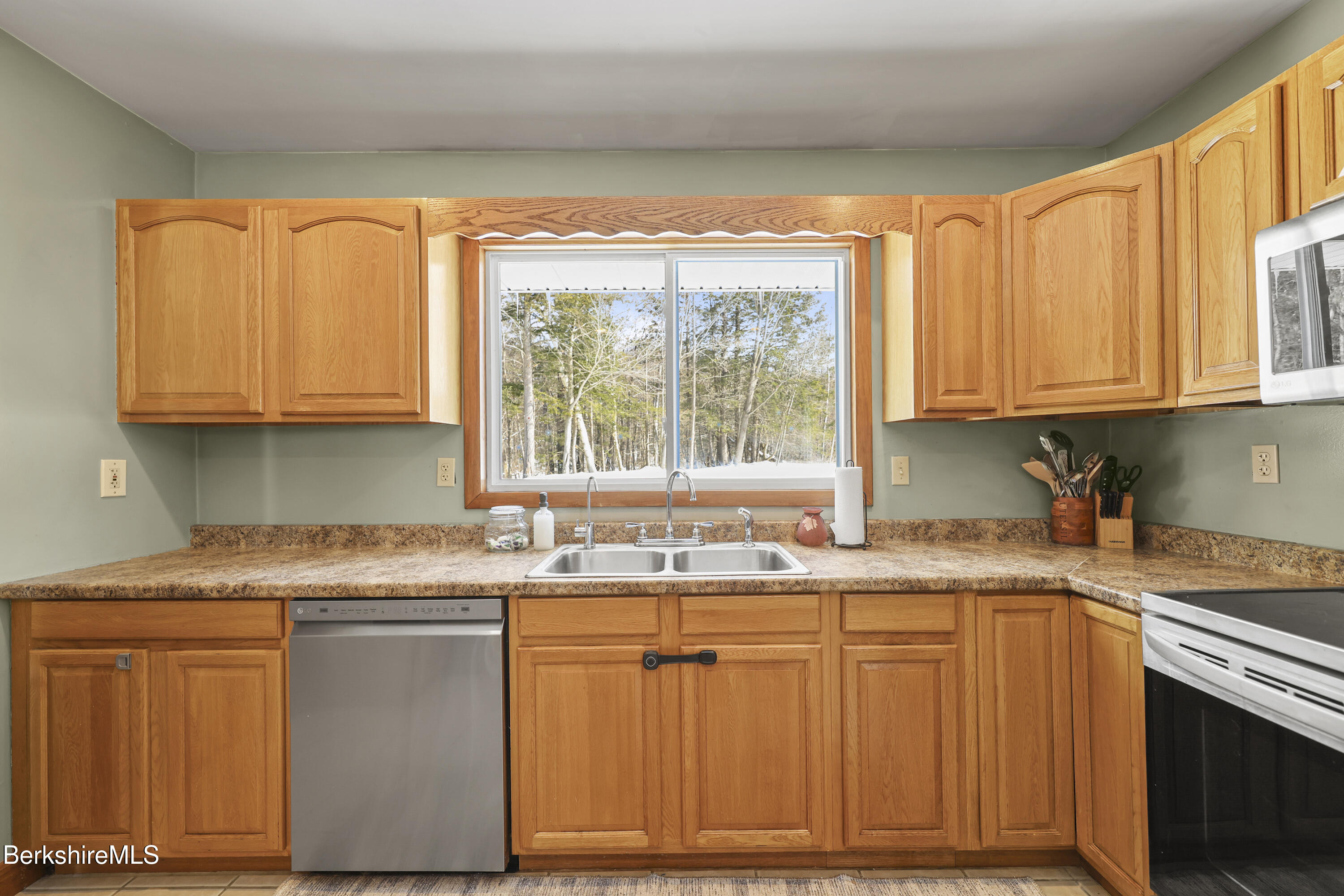 1020 Sandmill Road Cheshire, MA 01225 - Photo 15 of 42 Kitchen