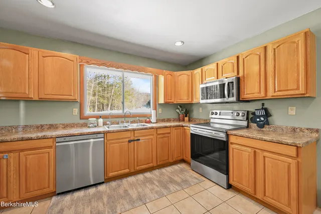 $335,900 | 1020 Sandmill Road, Cheshire, MA 01225