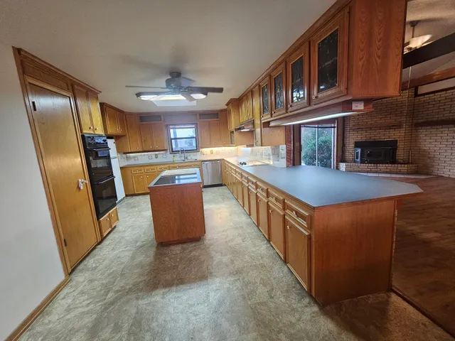 $1,650 | 1393 Highway 77, Hallettsville, TX 77964