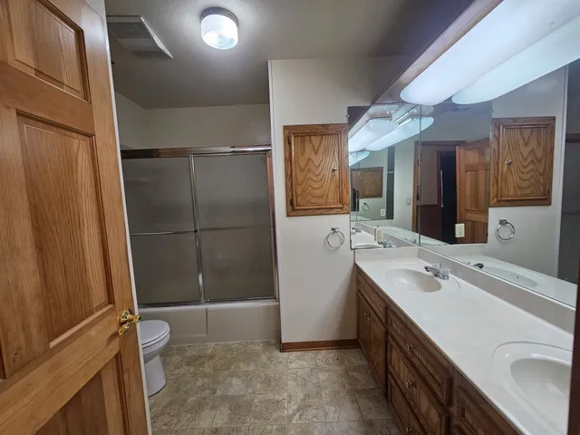 $1,650 | 1393 Highway 77, Hallettsville, TX 77964