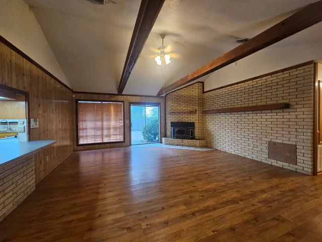 $1,650 | 1393 Highway 77, Hallettsville, TX 77964