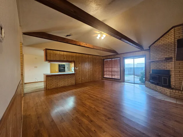 $1,650 | 1393 Highway 77, Hallettsville, TX 77964