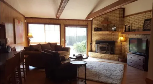 $1,650 | 1393 Highway 77, Hallettsville, TX 77964