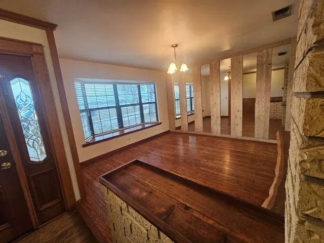 $1,650 | 1393 Highway 77, Hallettsville, TX 77964