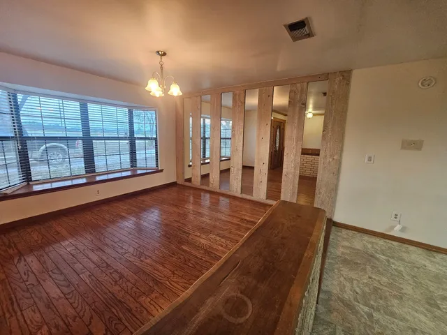 $1,650 | 1393 Highway 77, Hallettsville, TX 77964