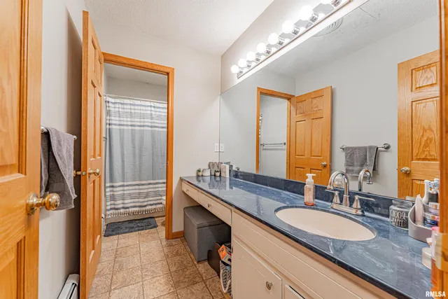 $245,000 | 520 Vanderbilt Drive, Sherman, IL 62684