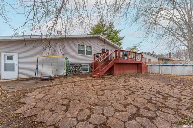 $245,000 | 520 Vanderbilt Drive, Sherman, IL 62684