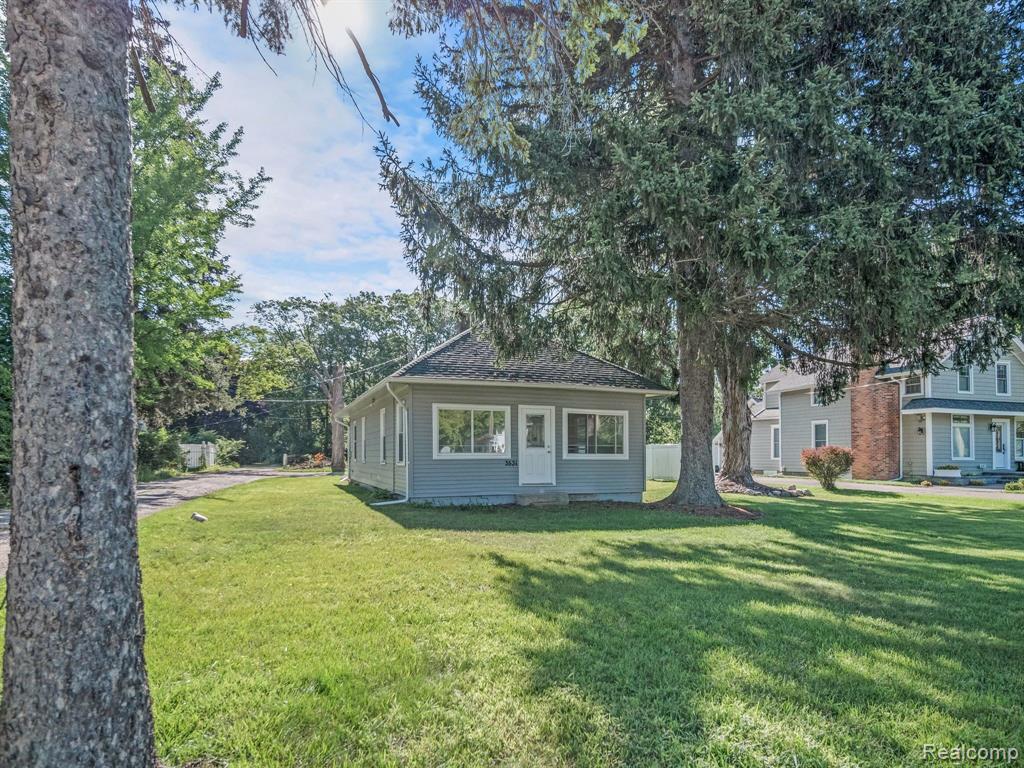 3531 Orchard Lake Road West Bloomfield, MI 48324 - Photo 2 of 12