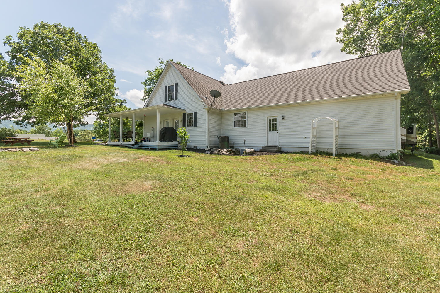 1034 Keener Road Seymour, TN 37865 - Photo 37 of 38 1034 Keener Rd Seymour TN-large-037-East