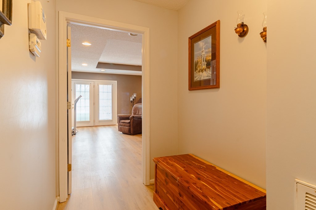 374 Allen Road West Chatsworth, GA 30705 - Photo 10 of 28 a view of a hallway with a workspace