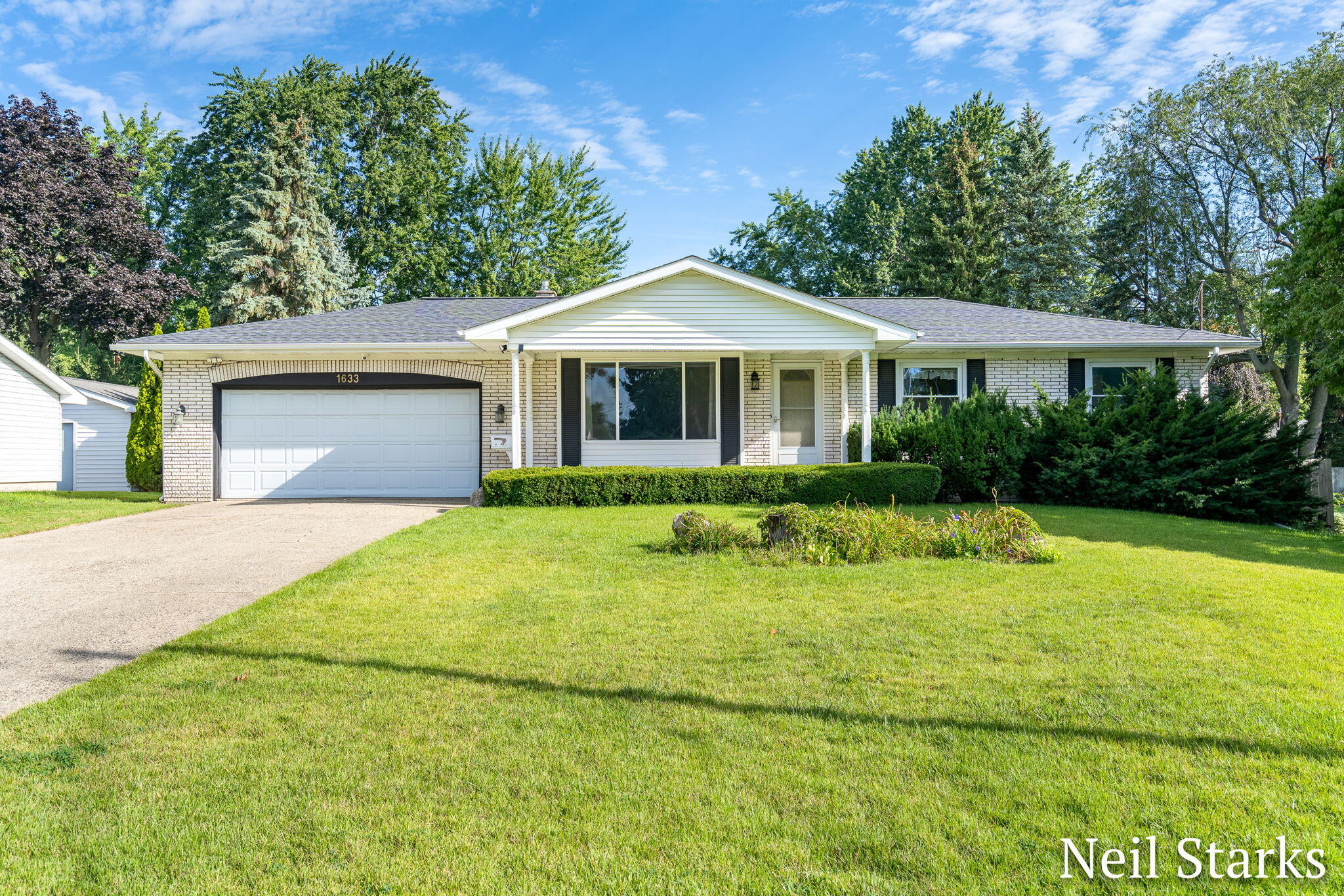 1633 Woodview Street Jenison, MI 49428 - Photo 1 of 34 2-web-or-mls-1633 Woodview St-2