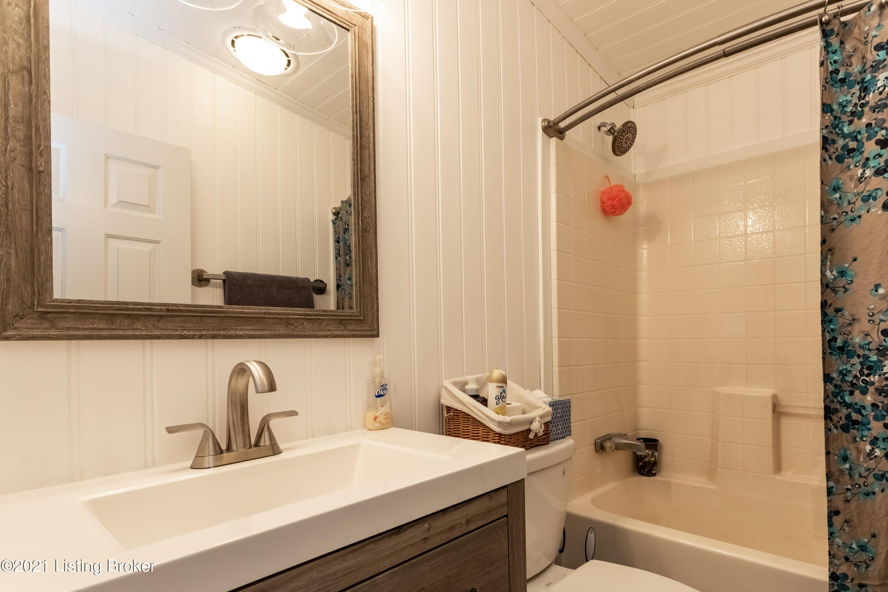 1105 Colonel Cox Road South, Unit S Coxs Creek, KY 40013 - Photo 35 of 49 Guest Bathroom