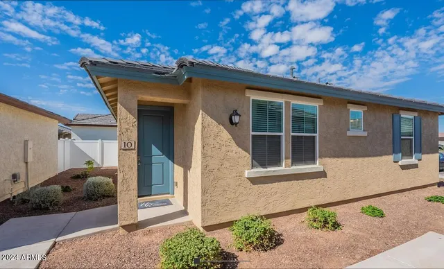 $1,958 | 1050 South 173rd Avenue, Unit 2, Goodyear, AZ 85338