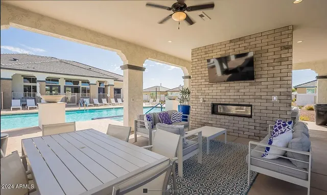 $1,958 | 1050 South 173rd Avenue, Unit 2, Goodyear, AZ 85338