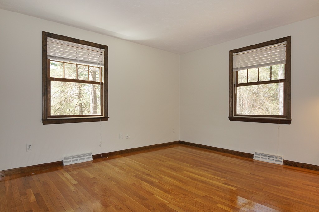 92 Dunster Road Holliston, MA 01746 - Photo 11 of 24 Gallery Image 11
