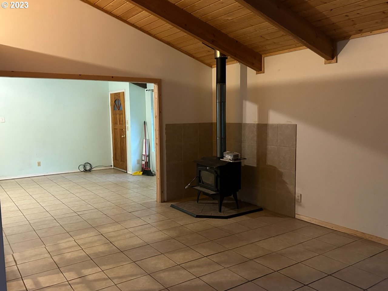 4918 Willis Creek Road Winston, OR 97496 - Photo 14 of 30 Living Room/Dining Room