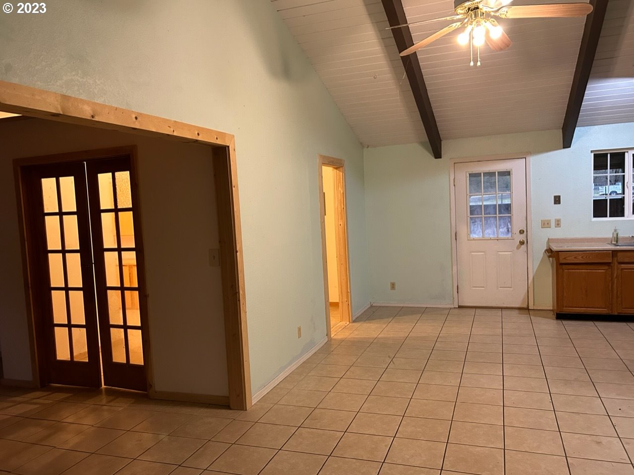 4918 Willis Creek Road Winston, OR 97496 - Photo 23 of 30 Dining Room