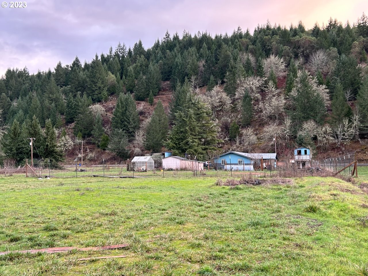4918 Willis Creek Road Winston, OR 97496 - Photo 5 of 30 Gallery Image 5