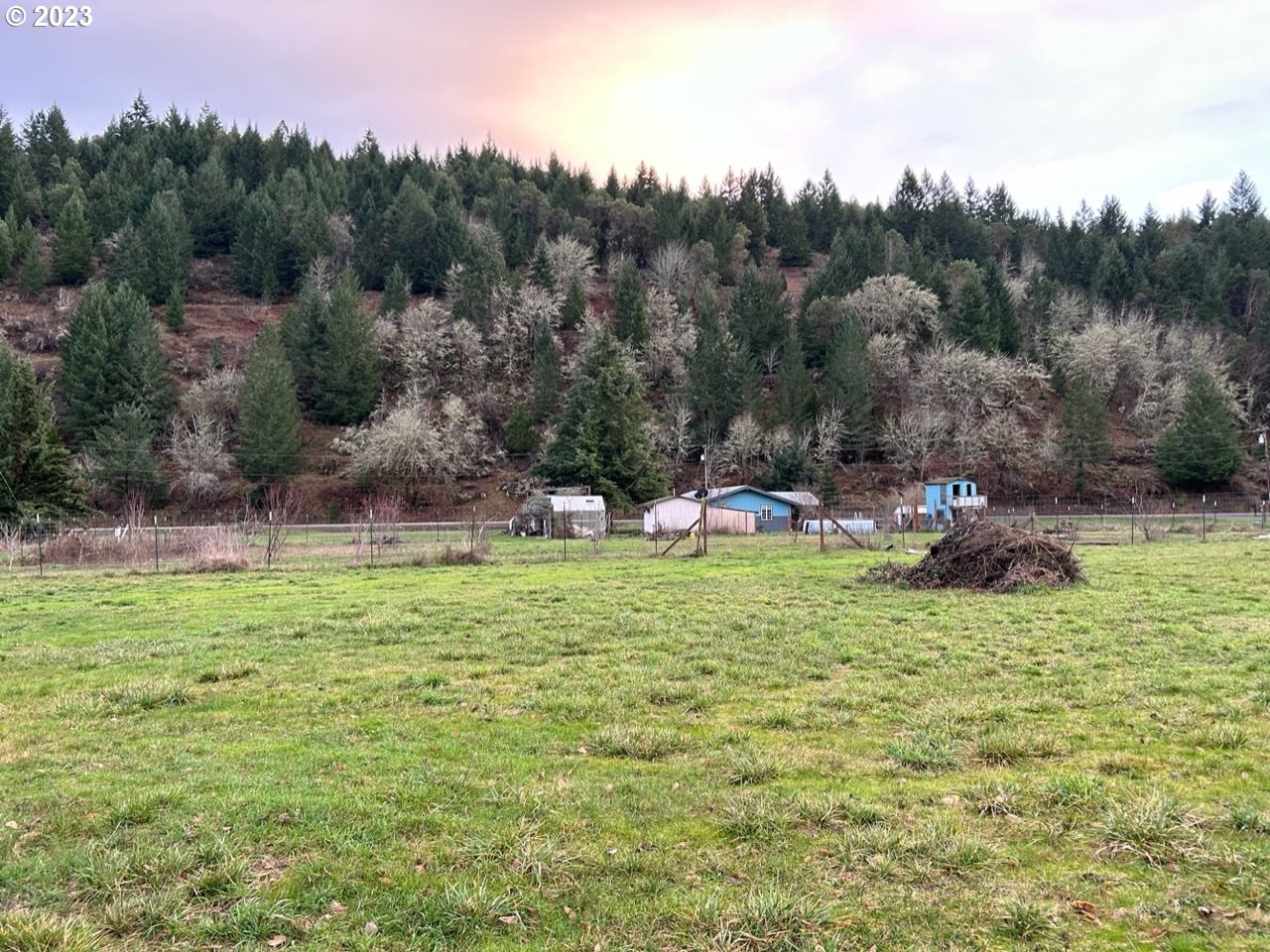 4918 Willis Creek Road Winston, OR 97496 - Photo 6 of 30 Gallery Image 6