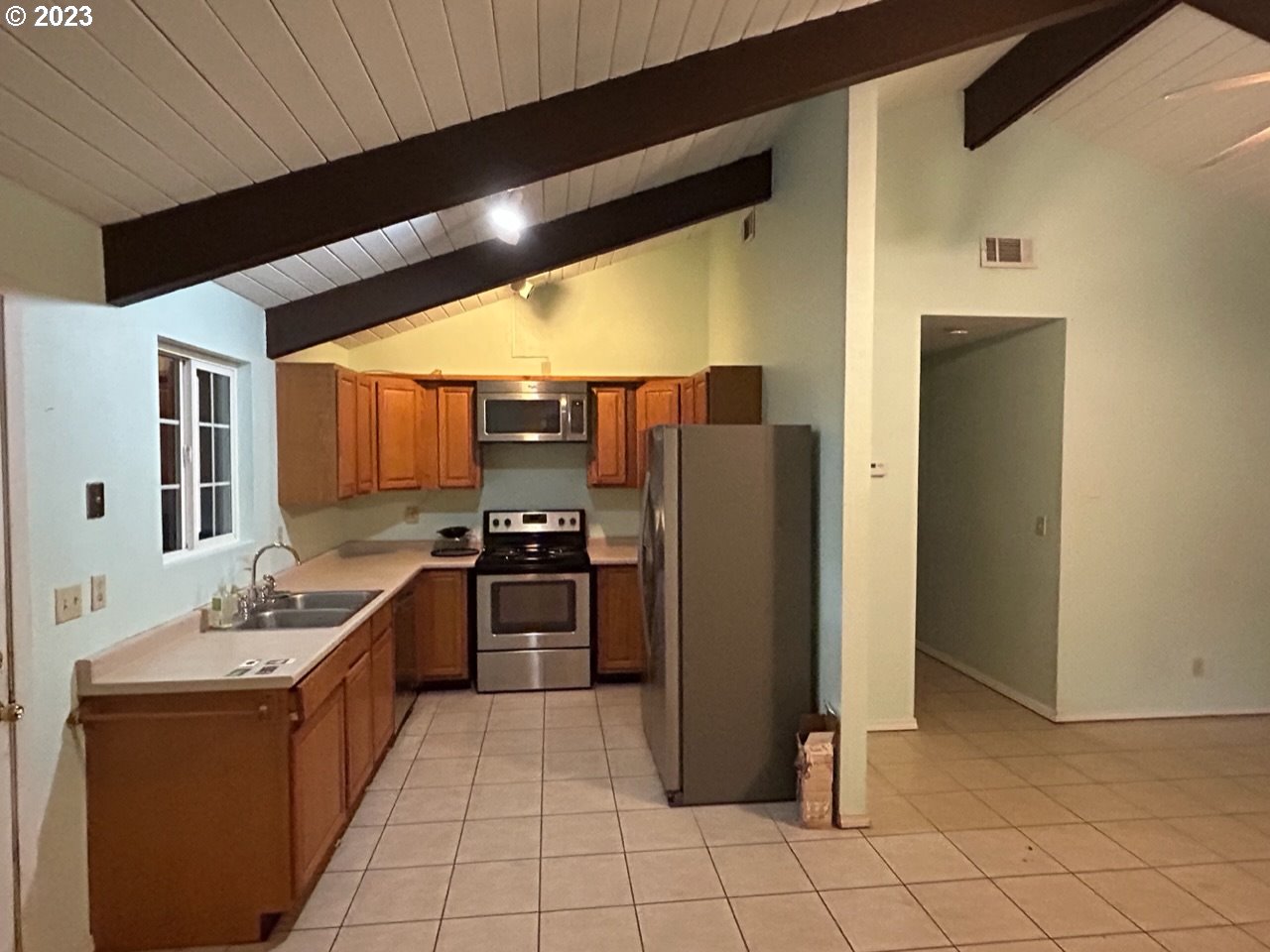 4918 Willis Creek Road Winston, OR 97496 - Photo 9 of 30 Kitchen