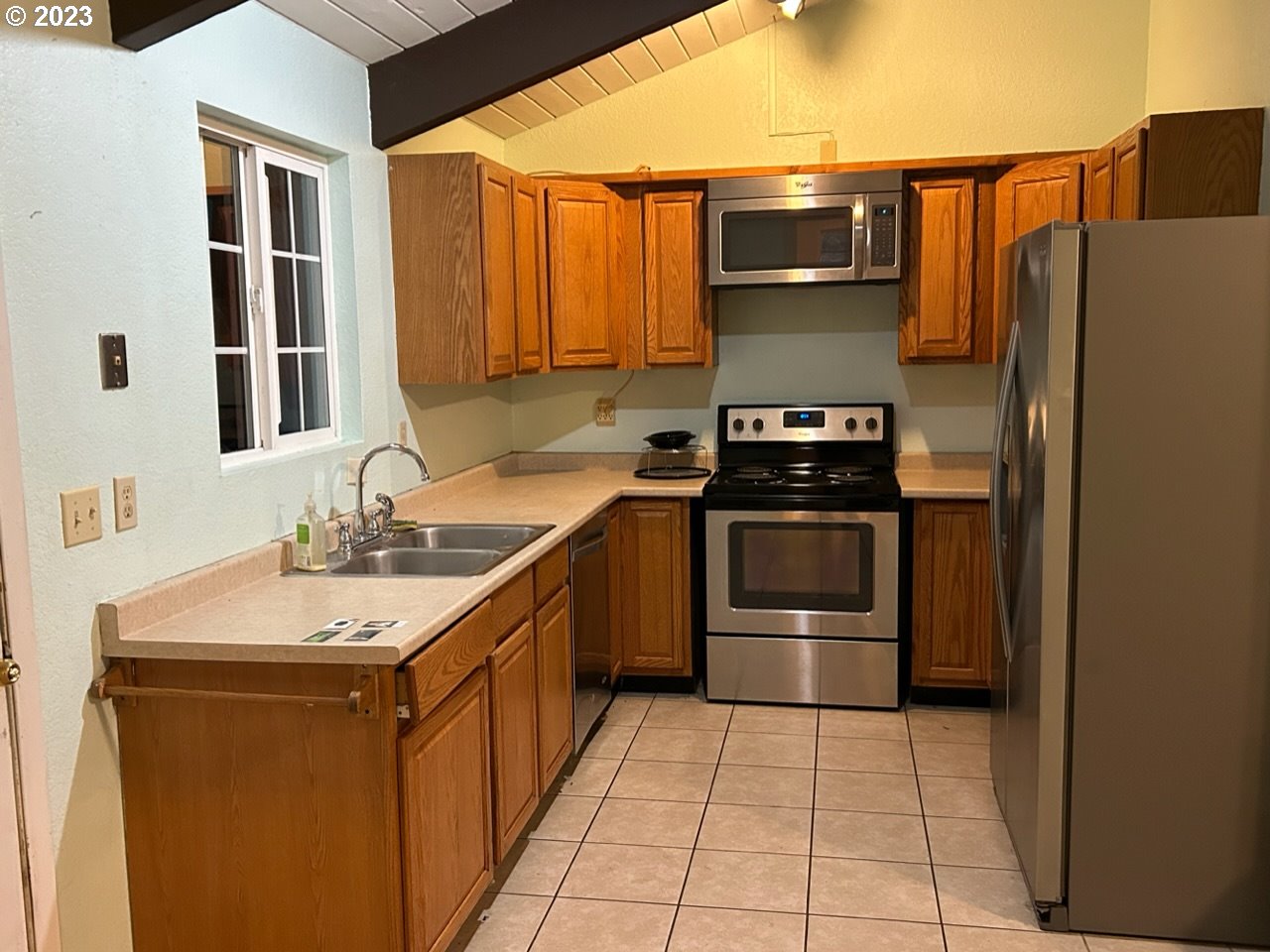 4918 Willis Creek Road Winston, OR 97496 - Photo 10 of 30 Kitchen