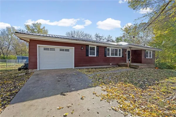 $275,000 | 1327 South Mulberry Street, Ottawa, KS 66067