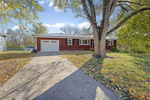 $269,000 | 1327 South Mulberry Street, Ottawa, KS 66067
