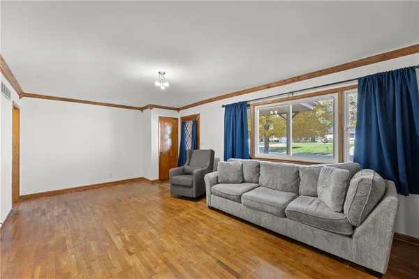 $269,000 | 1327 South Mulberry Street, Ottawa, KS 66067